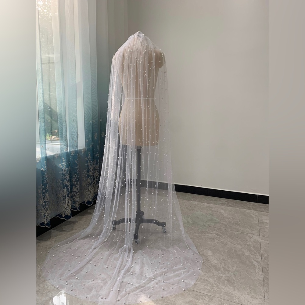Cathedral Pearl Veil - Picture 5 of 10